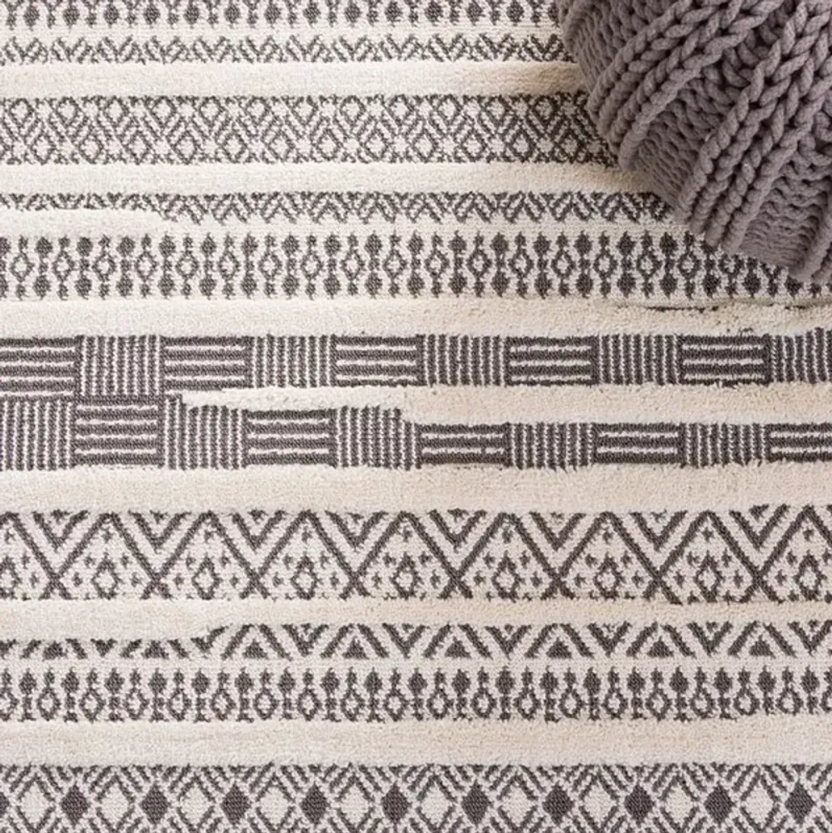 URBAN 204 Grey  2'-2' X 8' Runner Rug