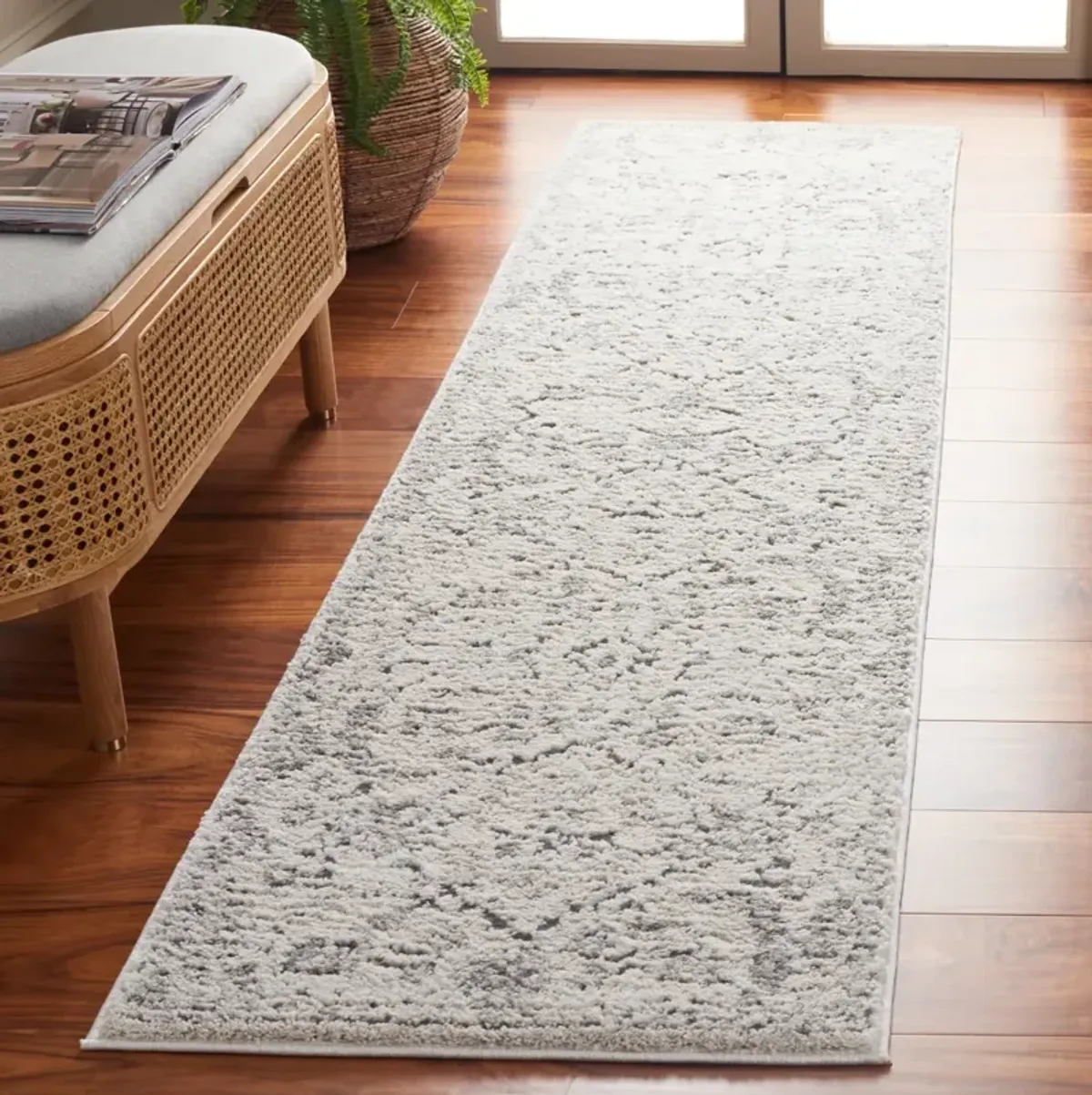 LUNA 109 IVORY  2'-2' x 9' Runner Rug