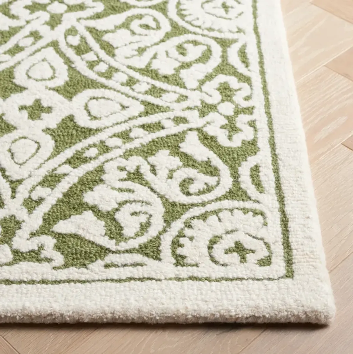 METRO 256 GREEN  4' x 6' Small Rectangle Rug