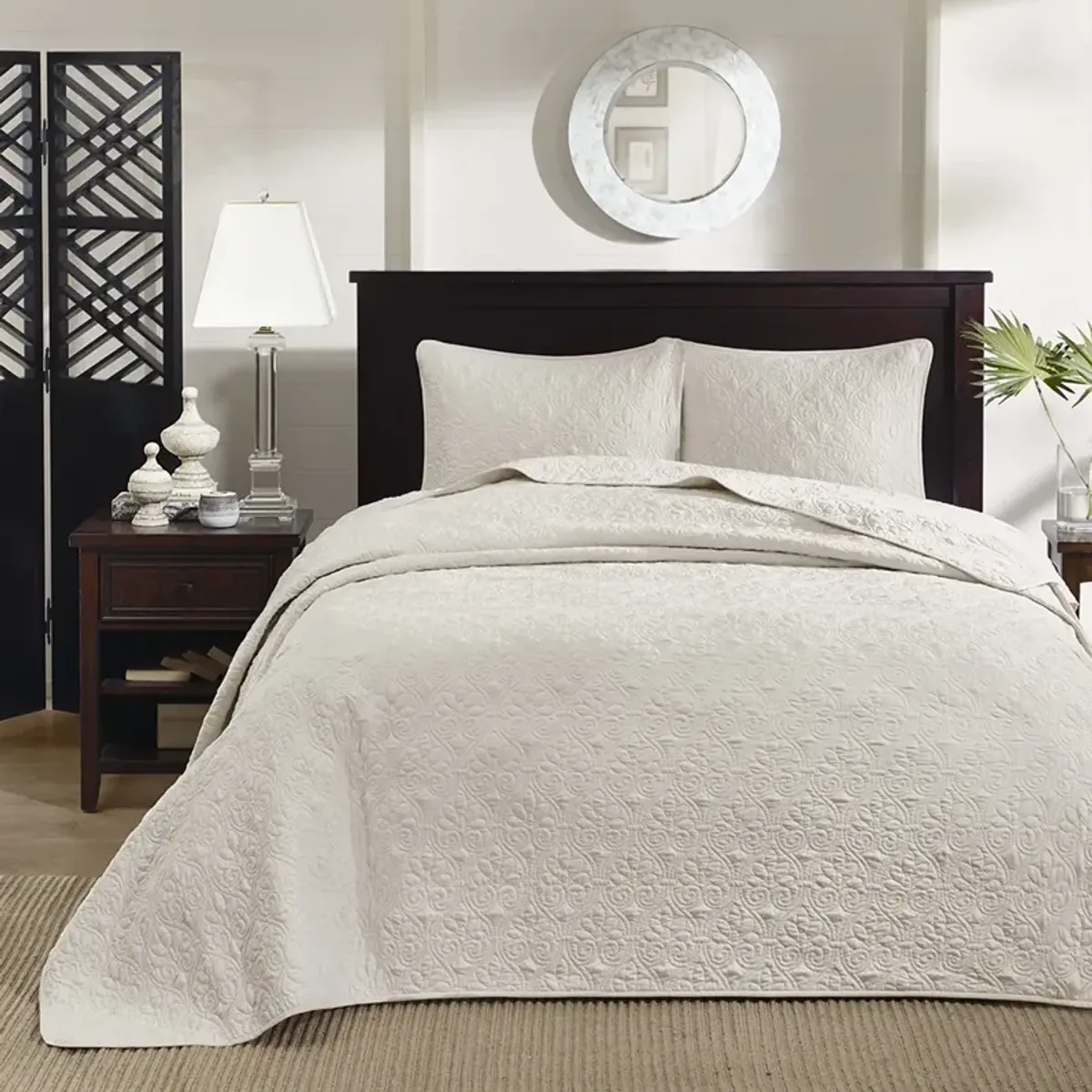 Madison Park Quebec Cream Reversible Bedspread Set