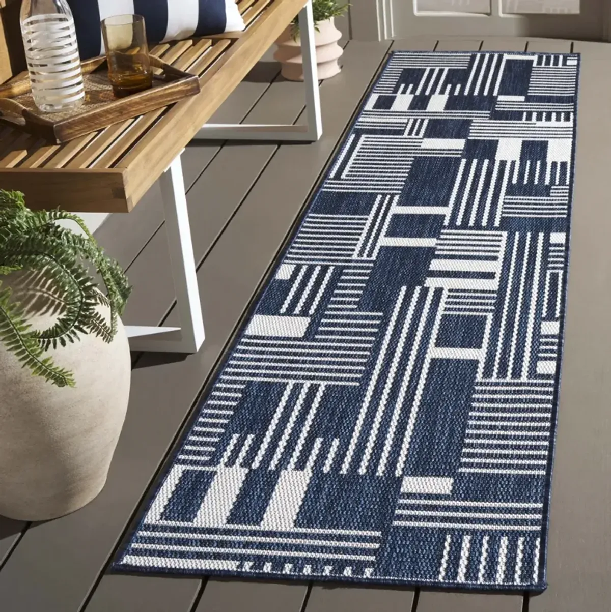 BEACH HOUSE 402 NAVY  2' x 8' Runner Rug