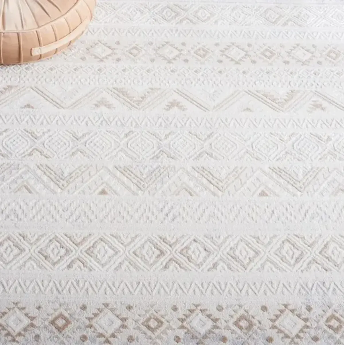 HANNA 100 Beige 2' X 8' Runner Rug