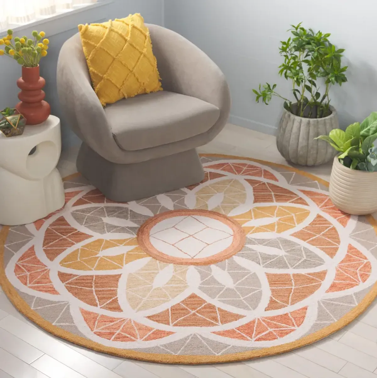 NOVELTY Hand Tufted 4' x 4' Round area rug