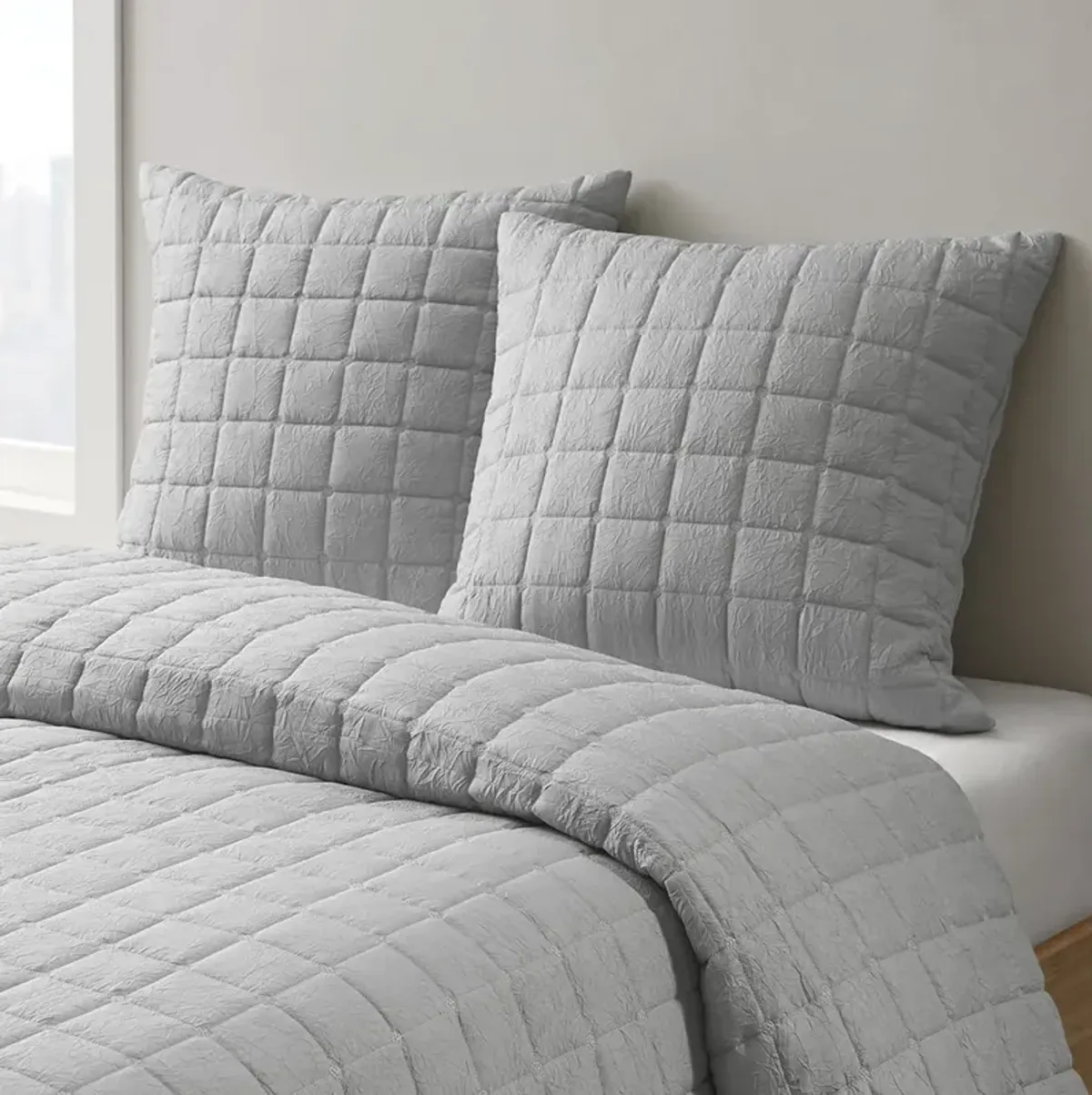 N Natori Cocoon Quilt Top Euro Sham