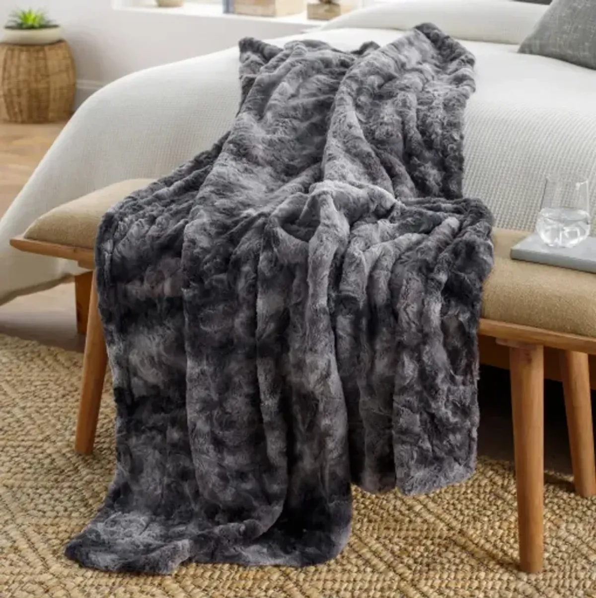 Felina Throw