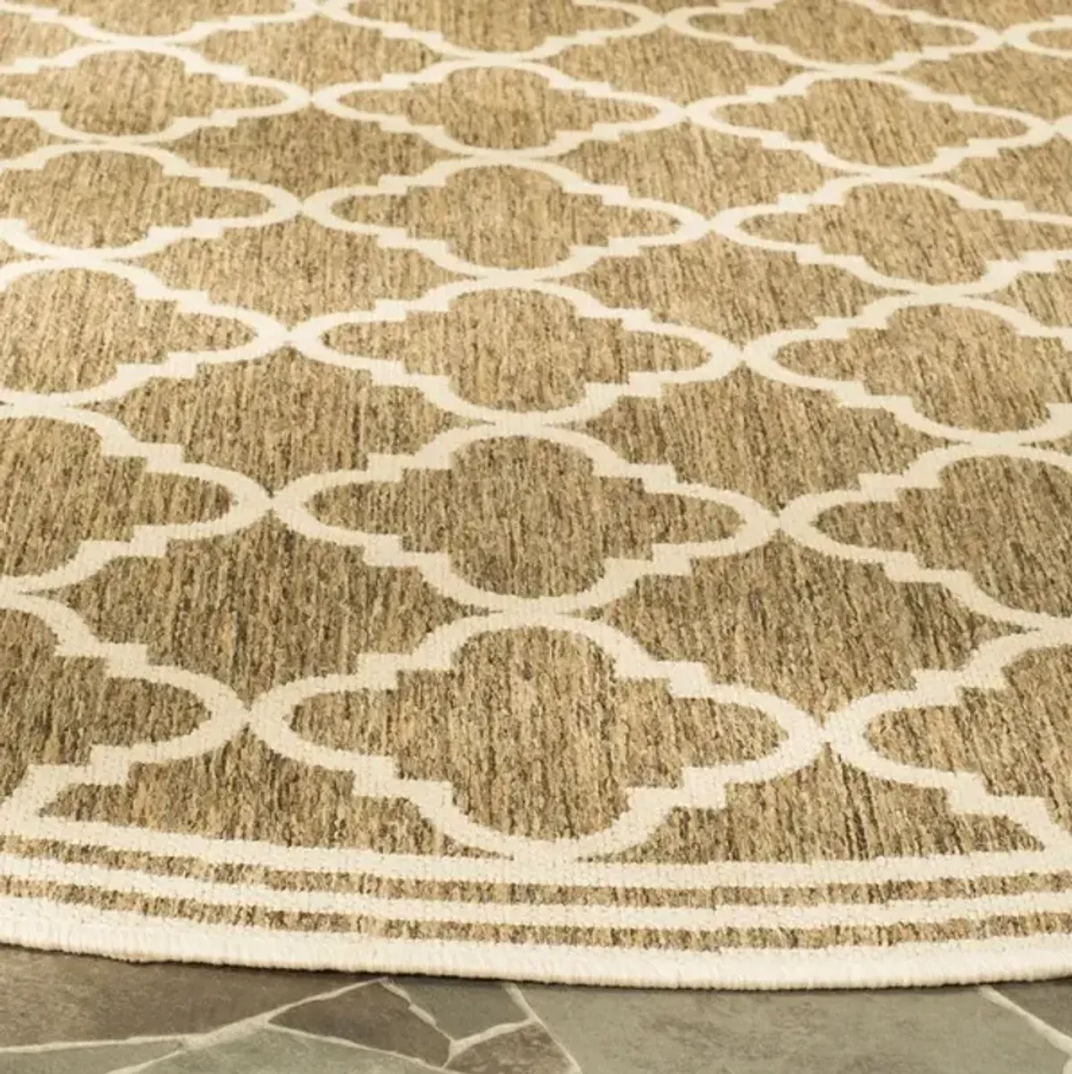 Safavieh BEACH HOUSE Collection BHS121D-5 Beige / Cream 5'-3" X 7'-6"