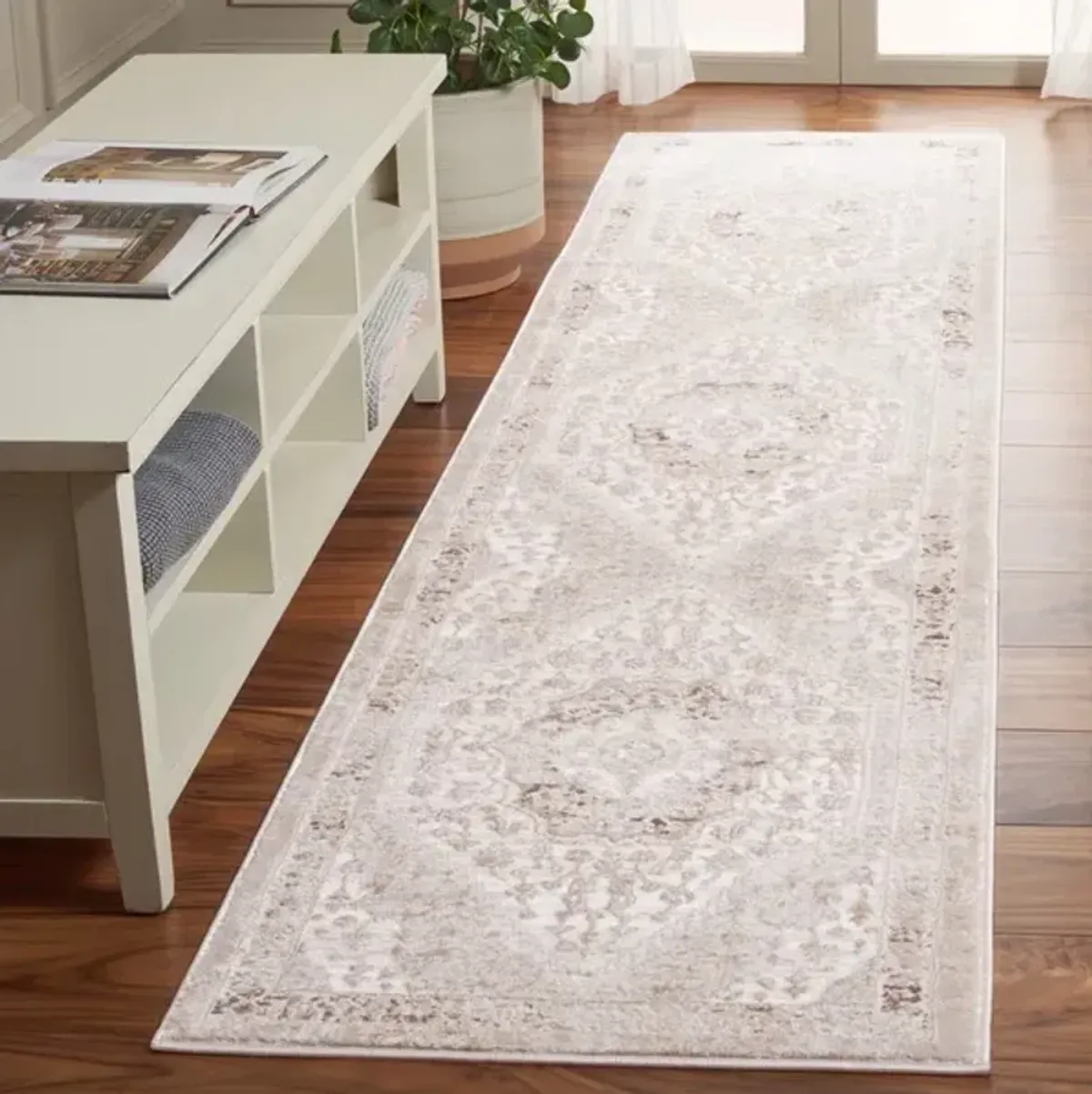 PRESTIGE 102 Beige  2'-3' X 8' Runner Rug