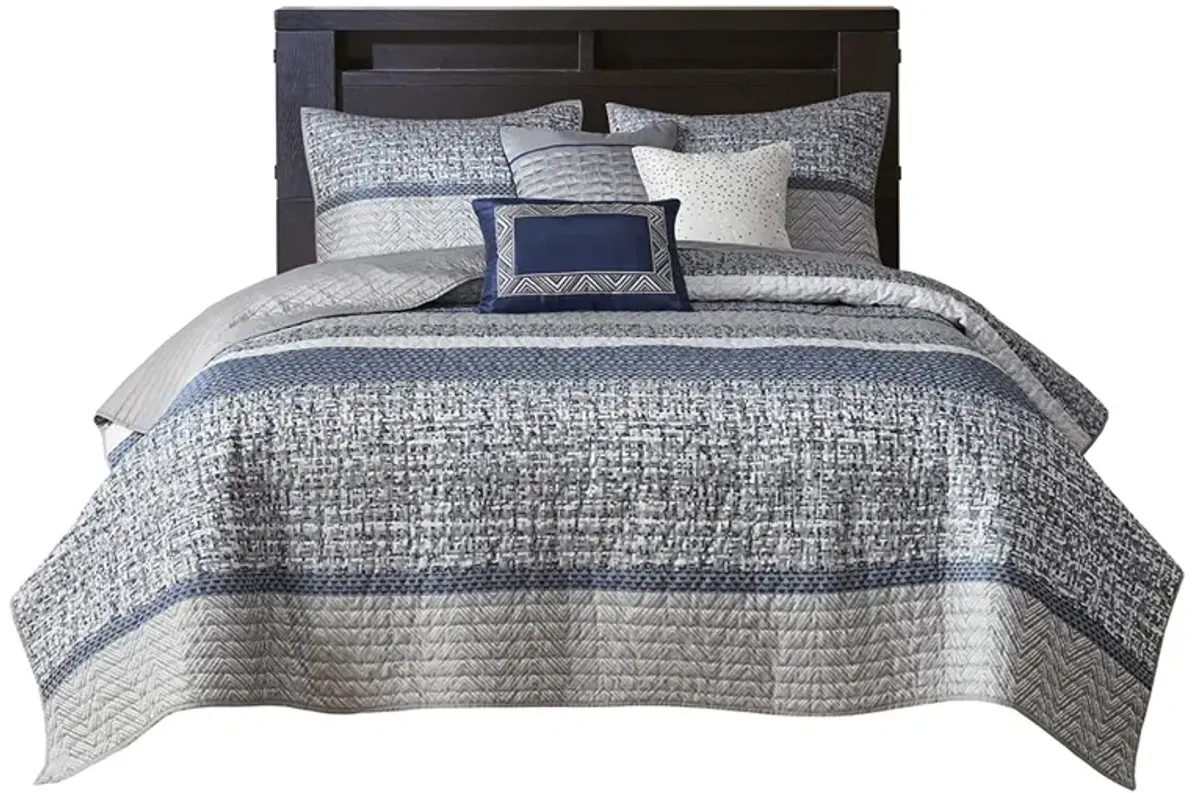 Madison Park Rhapsody Navy 6 Piece Reversible Jacquard Quilt Set with Throw Pillows