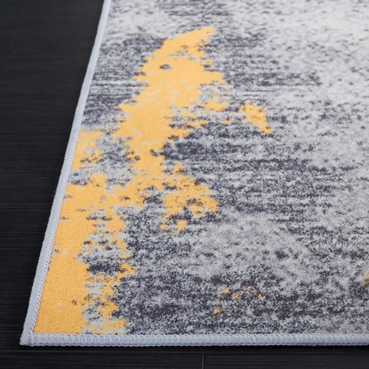 TACOMA 803 M/W S/R Grey  2'-6' X 8' Runner Rug