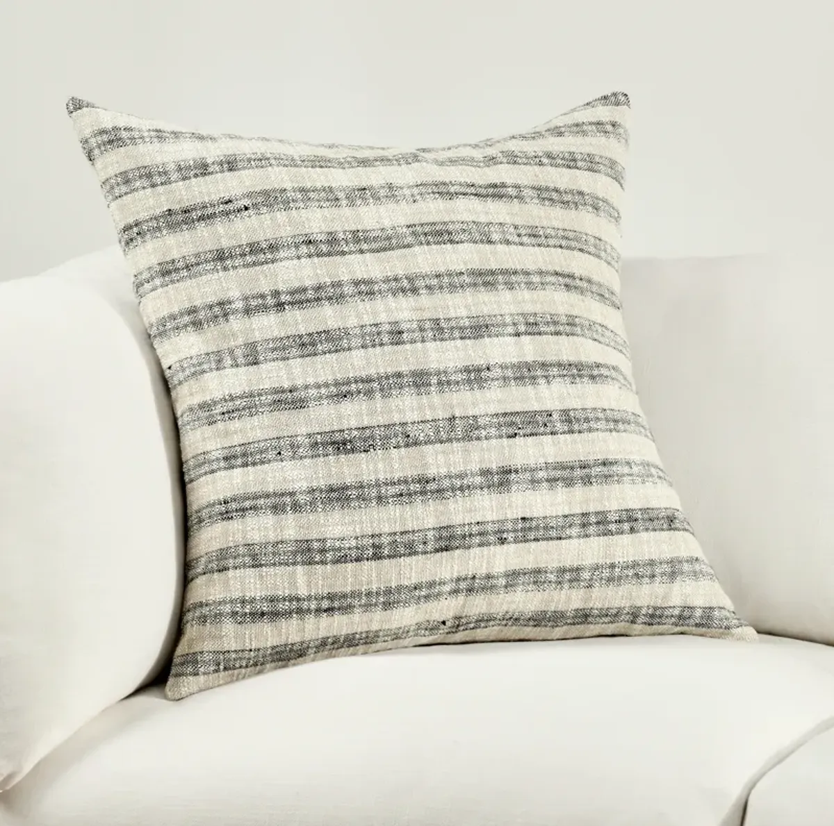 VC Linna Natural/Black 24x24