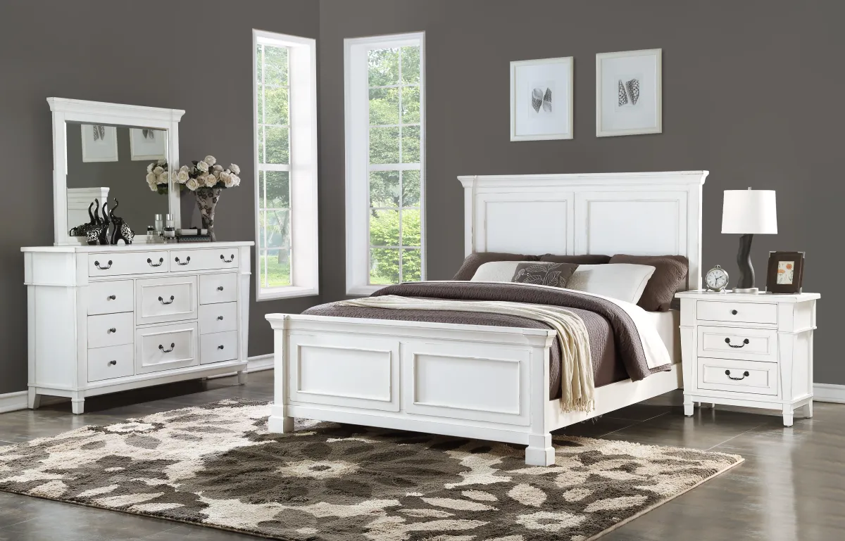 Stoney Creek 3-Drawer Nightstand