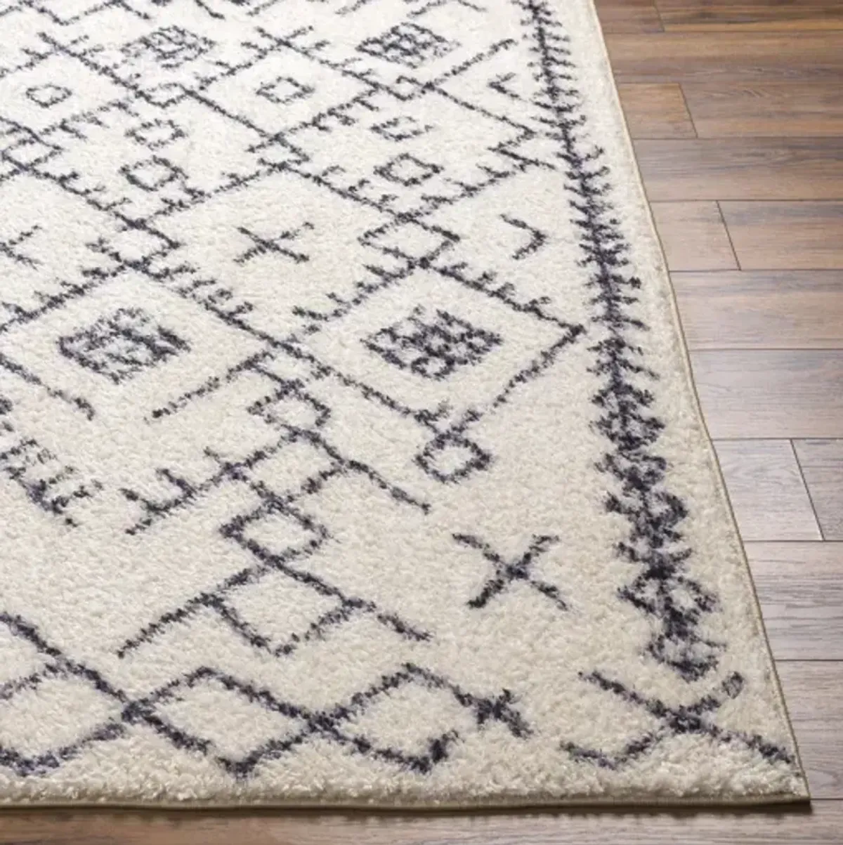 Lykke LKK-2308 2'7" x 4' Machine Woven Rug