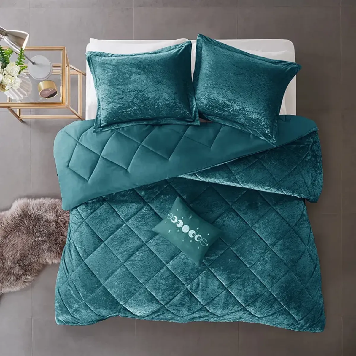 Intelligent Design Felicia Teal Velvet Comforter Set