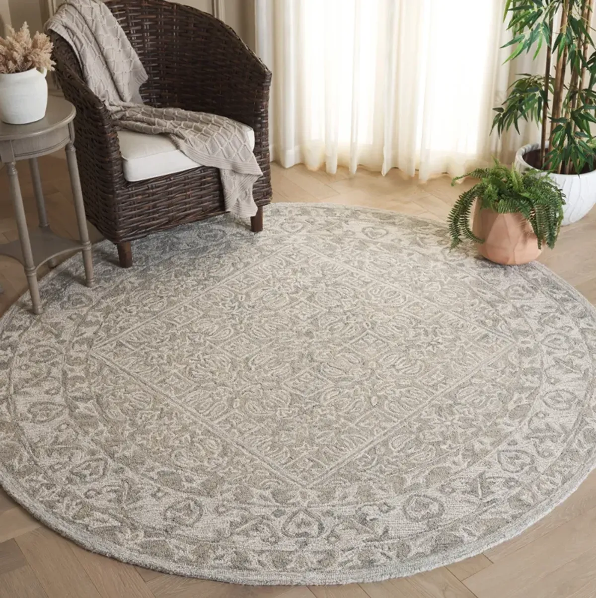 DIP DYE Hand Tufted 7' x 7' Round area rug