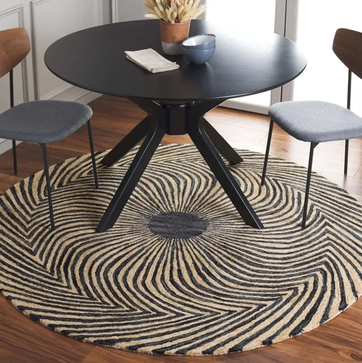 METRO 358 BLACK  6' x 6' Round Round Rug