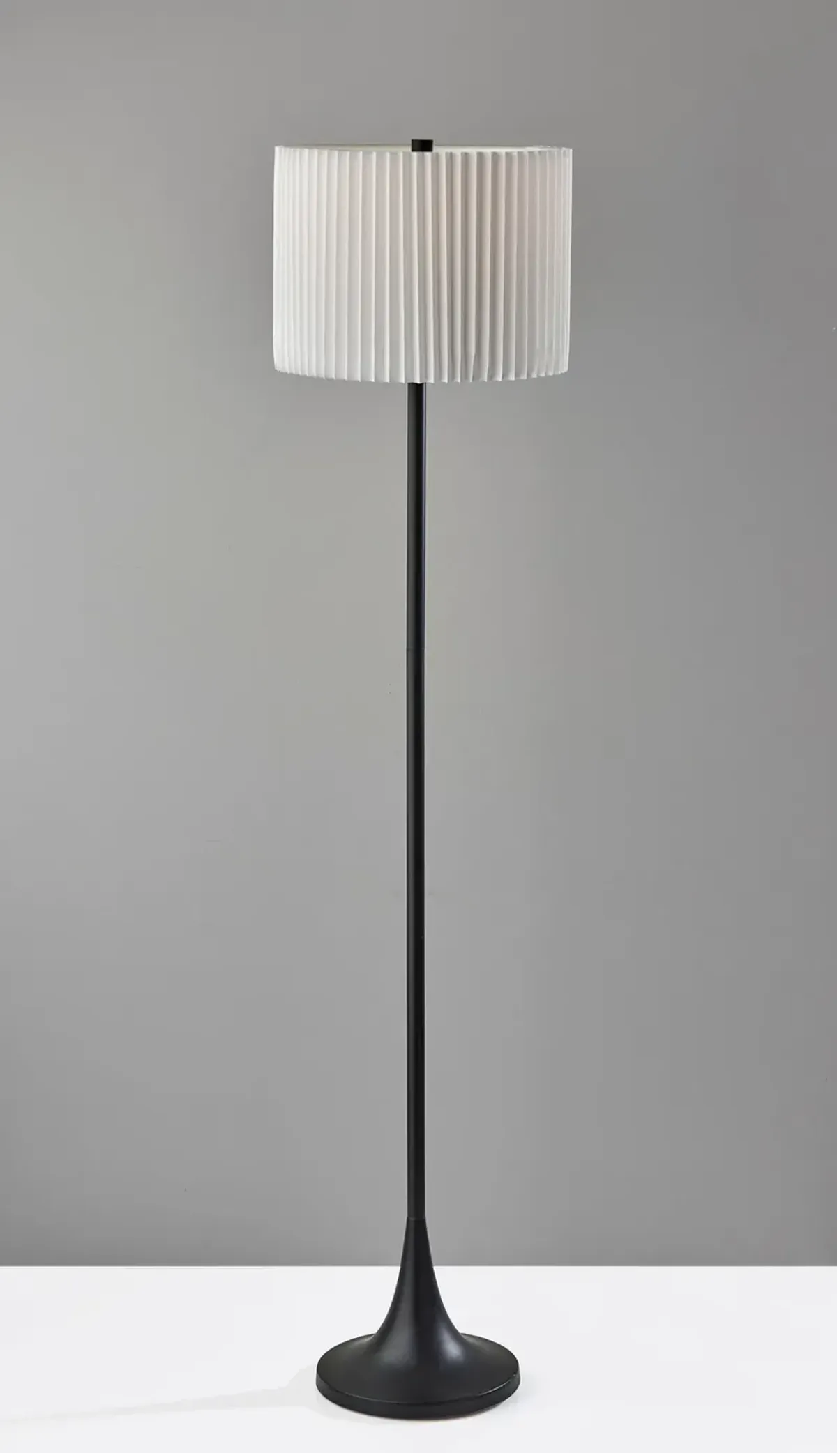 Eli Floor Lamp- Black