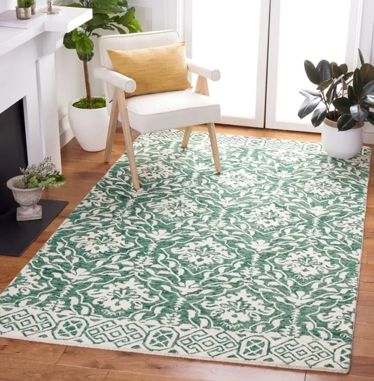 DIP DYE 901 DARK GREEN  2'-3' x 4'  Accent Rug