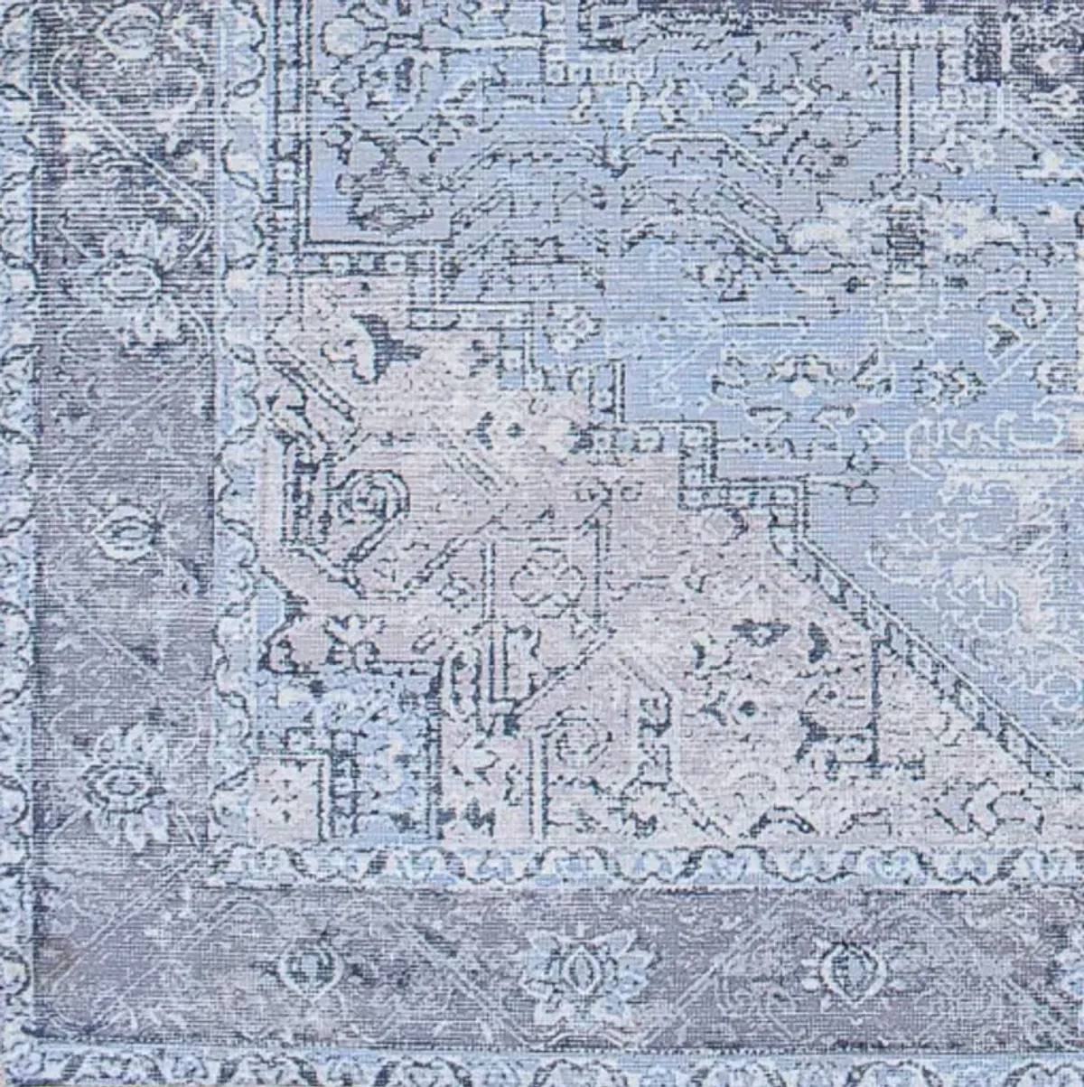 Amelie 6'7" x 9' Rug