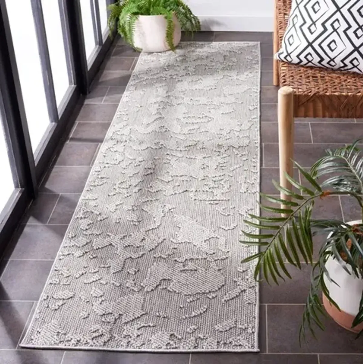 GLOBAL 224 Grey  2'-2' X 8' Runner Rug