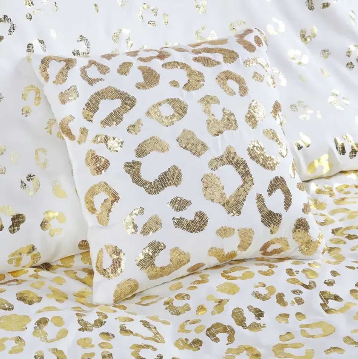 Intelligent Design Lillie Ivory/Gold Metallic Animal Printed Comforter Set