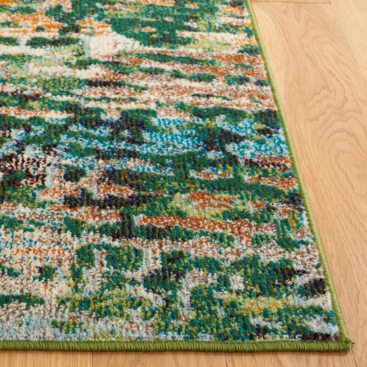 MADISON 454 GREEN  2'-2' x 8' Runner Rug