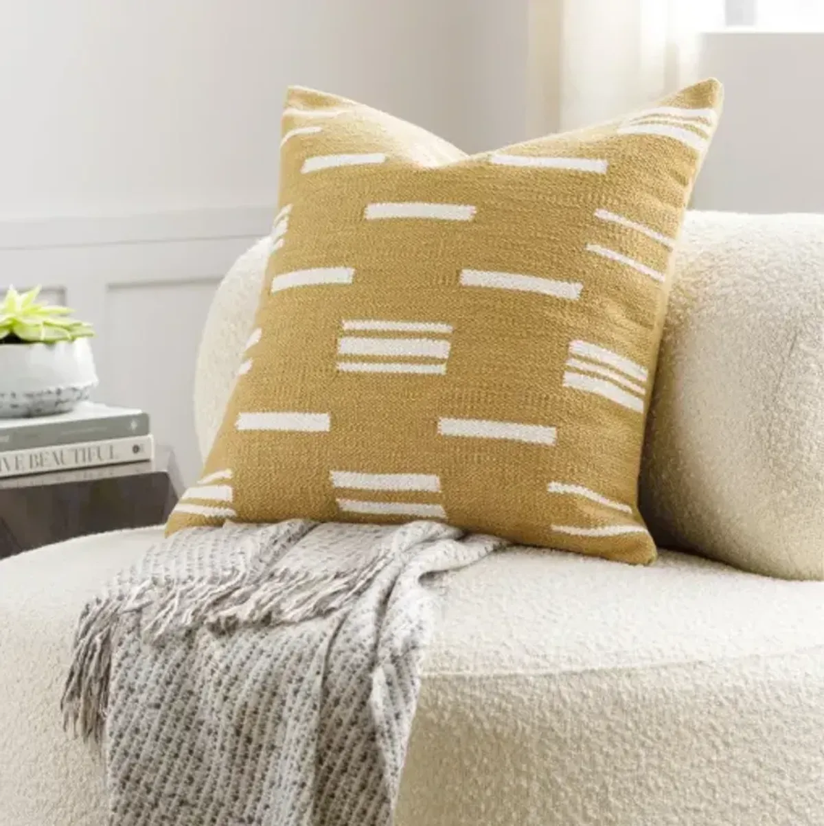 Carlton CRL-004 22"L x 22"W Accent Pillow