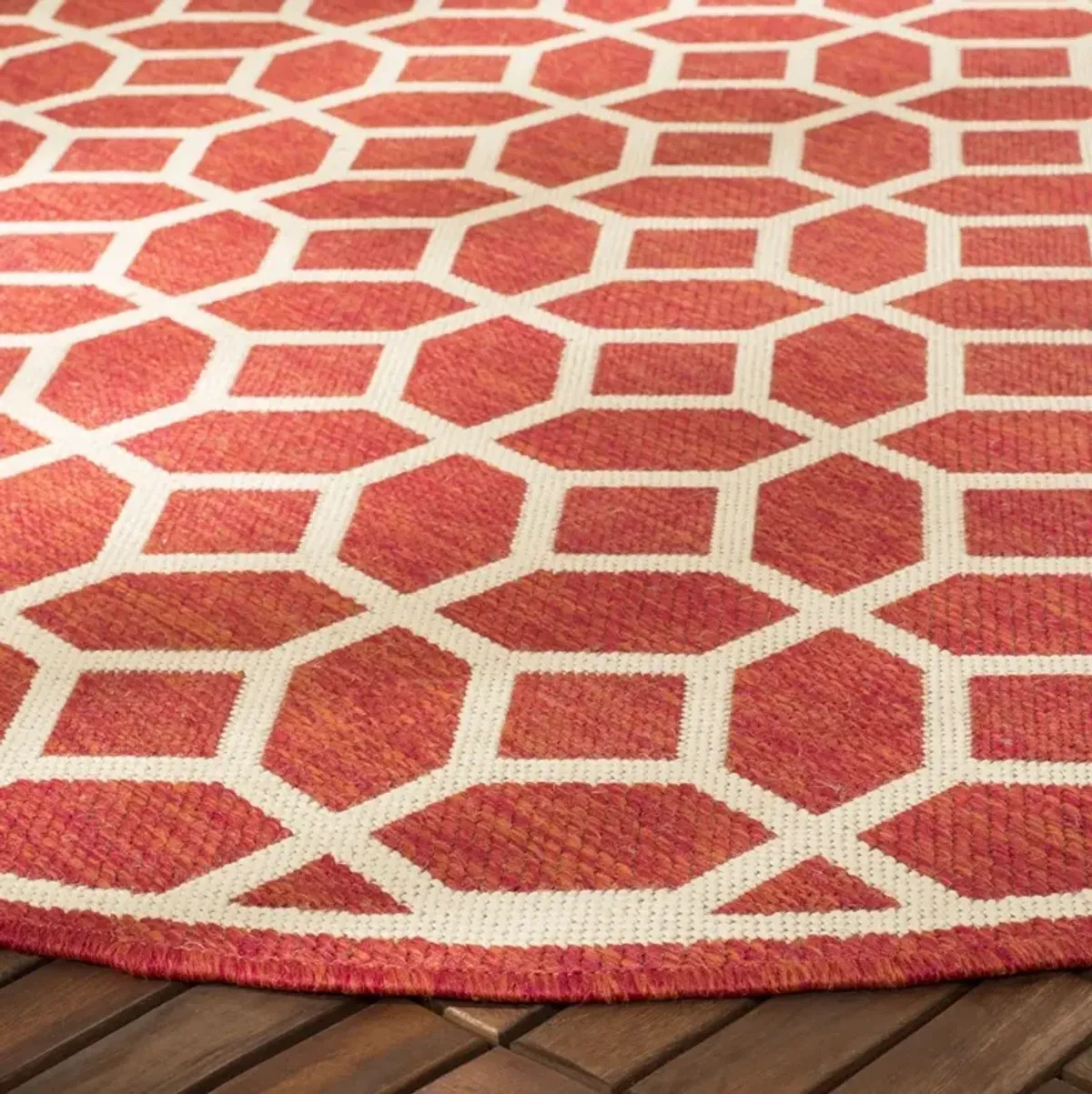 BEACH HOUSE 127 Red 2'-2' X 4' Accent Rug