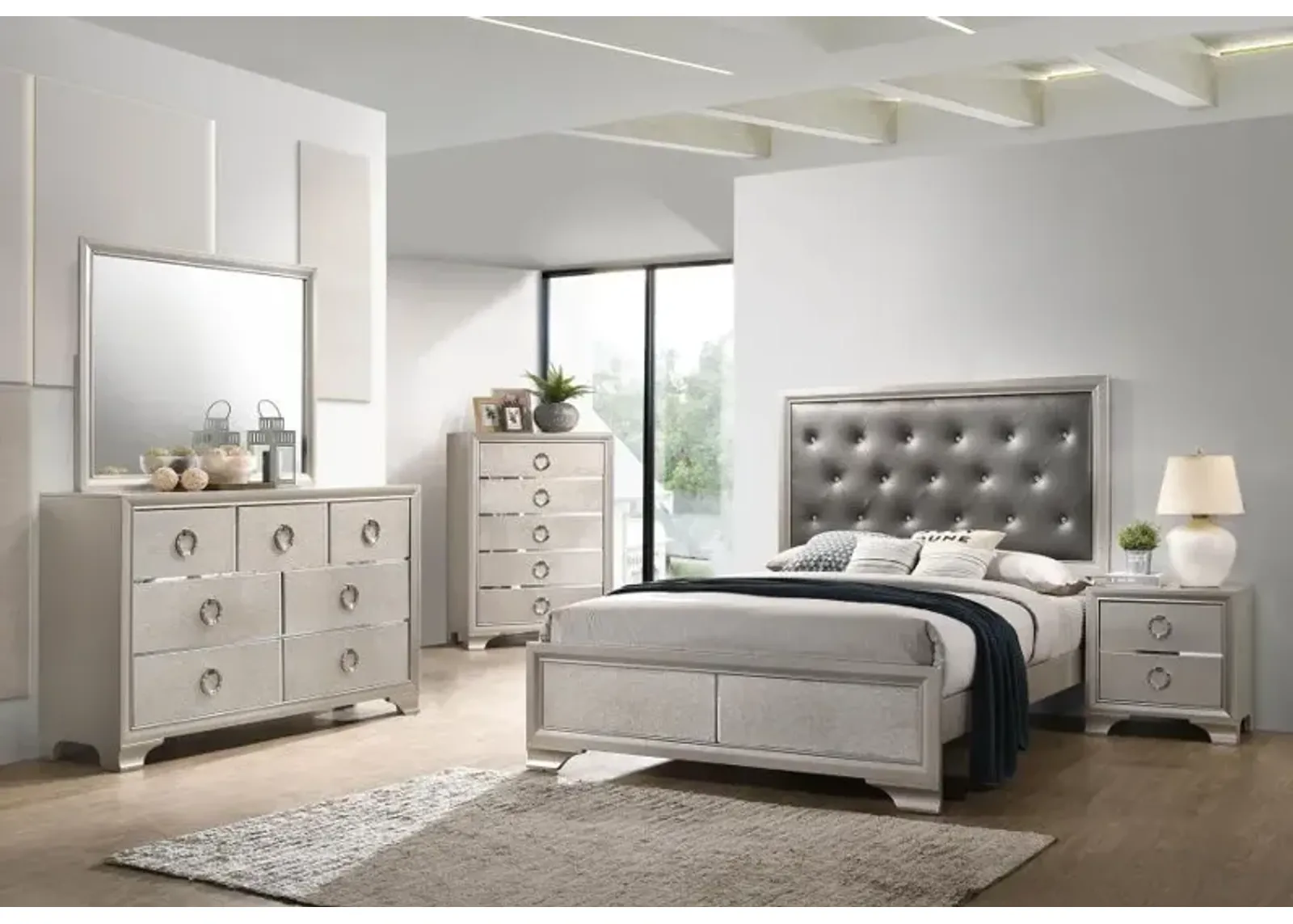 Salford 4-piece Queen Bedroom Set Metallic Sterling