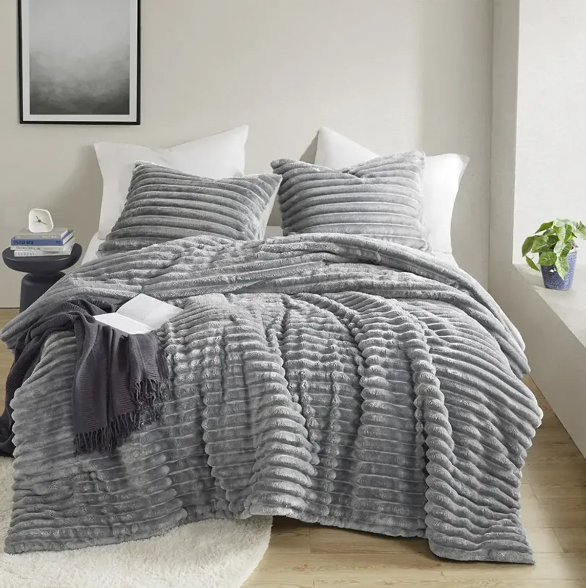 Fluffy Ribbed Plush Comforter Set
