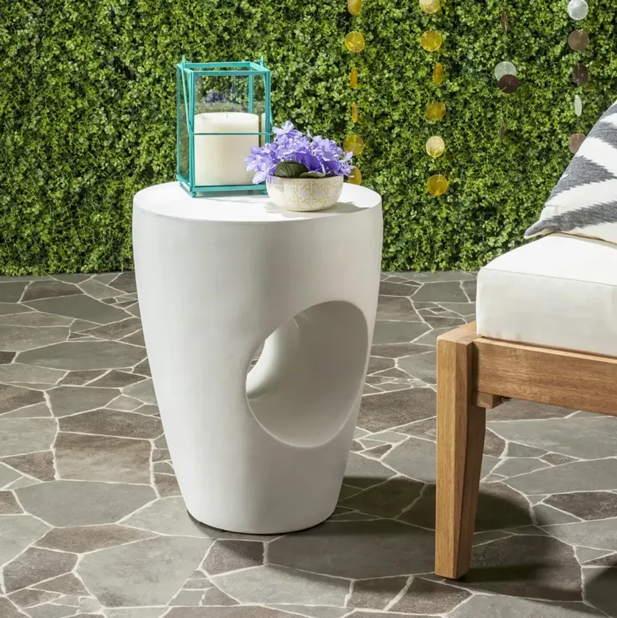 Aishi Indoor/Outdoor Modern Accent Table