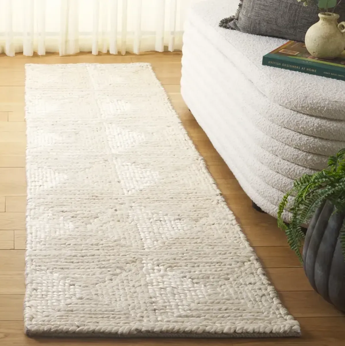 NATURAL FIBER 517 BLEACH  2'-3' x 8' Runner Rug