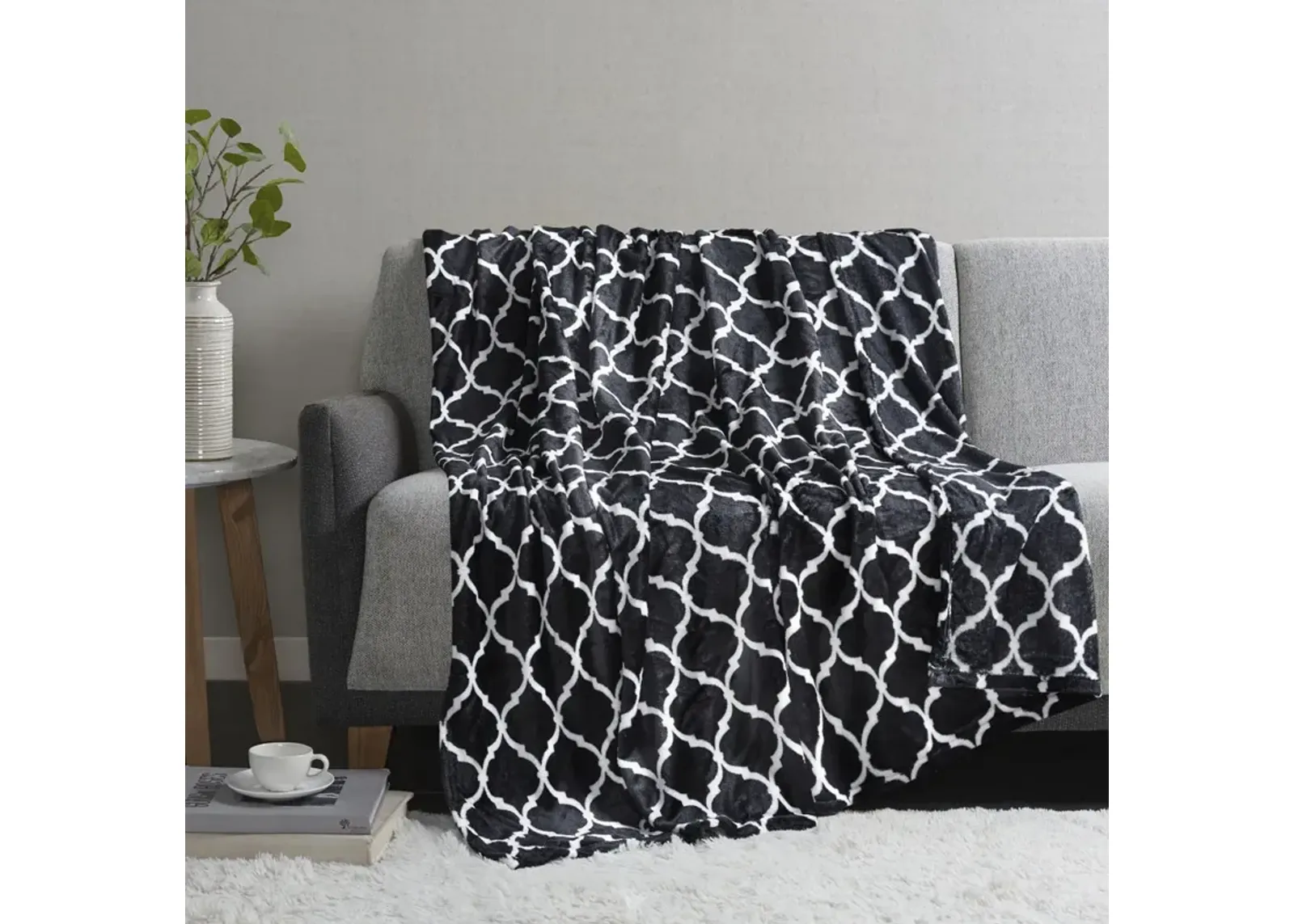 Madison Park Ogee Black Oversized Throw