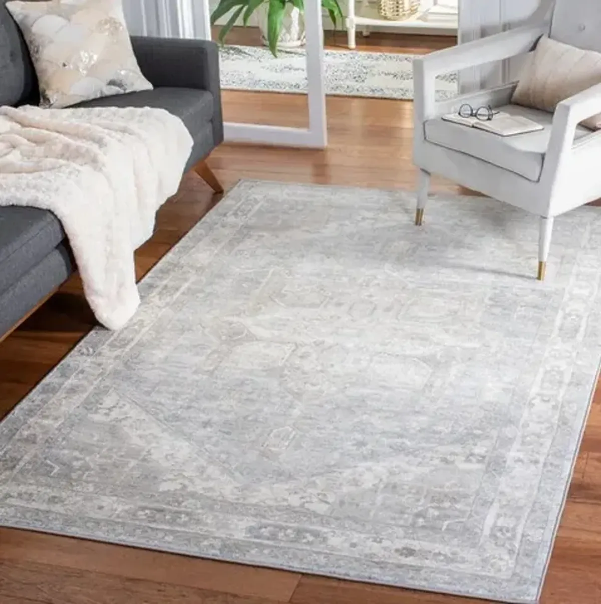 Brentwood 852 Grey / Beige 6' X 9' Medium Rectangle Powerloomed Rug