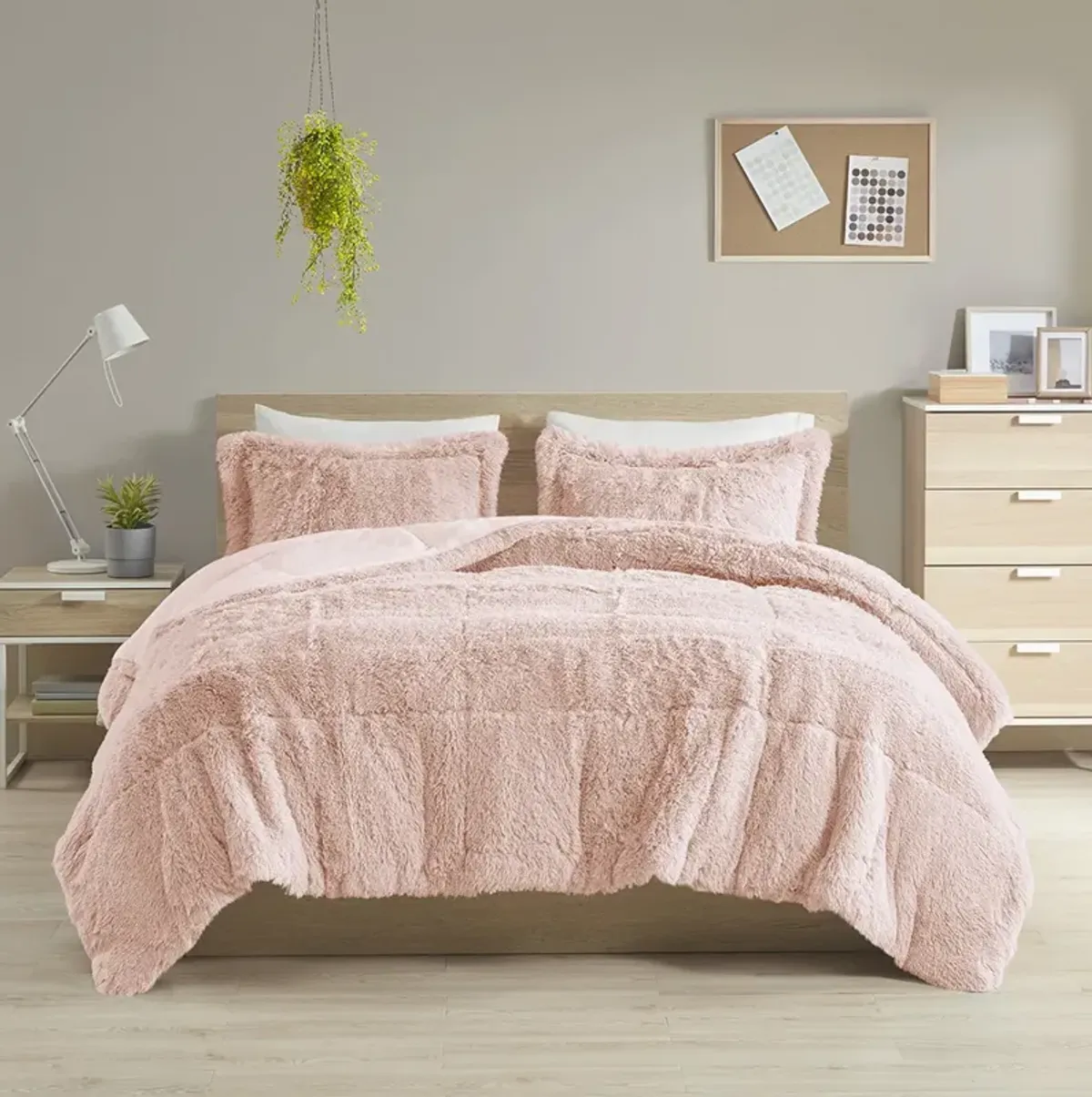 Intelligent Design Malea Blush Shaggy Long Fur Comforter Mini Set