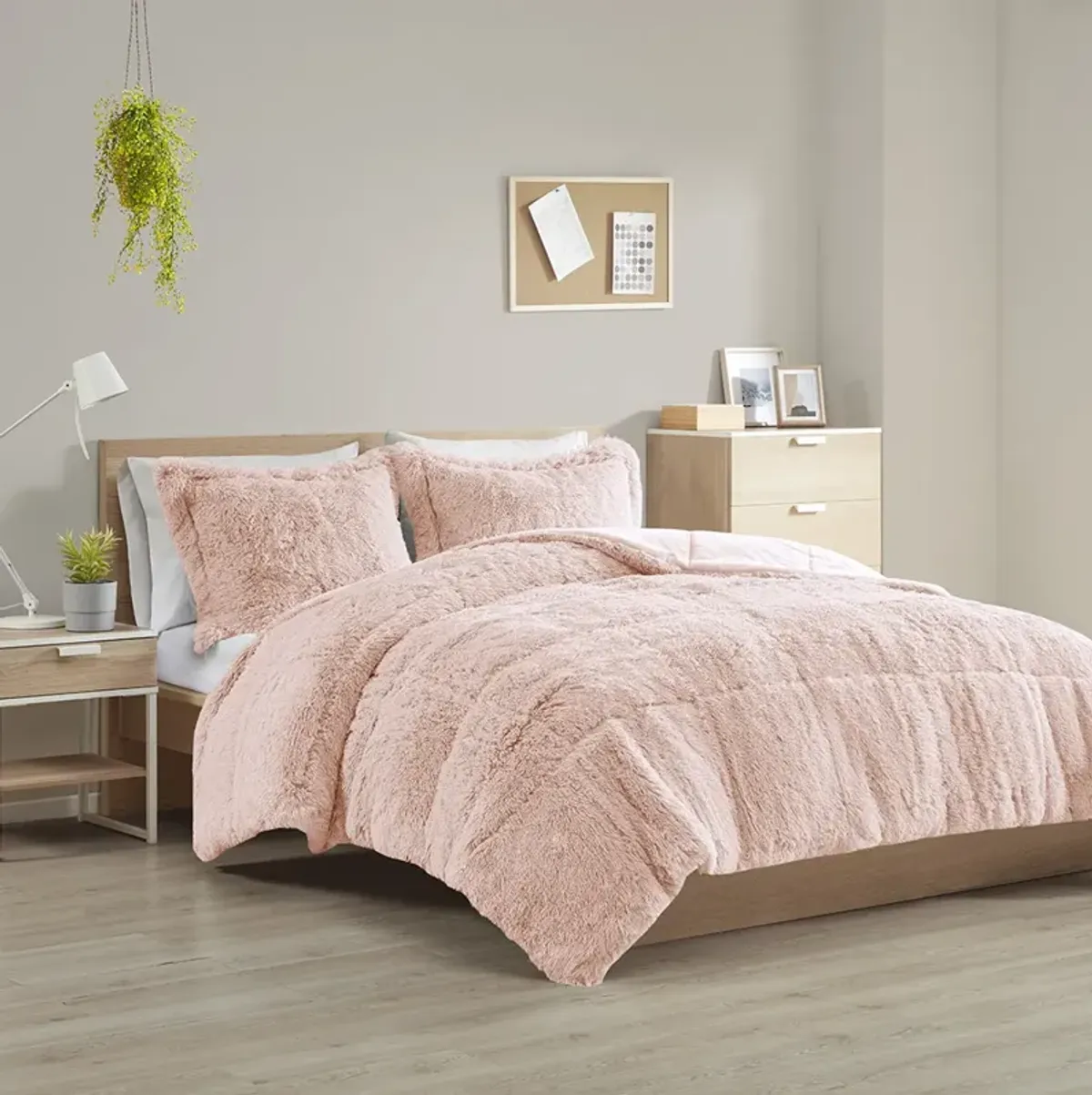 Intelligent Design Malea Blush Shaggy Long Fur Comforter Mini Set