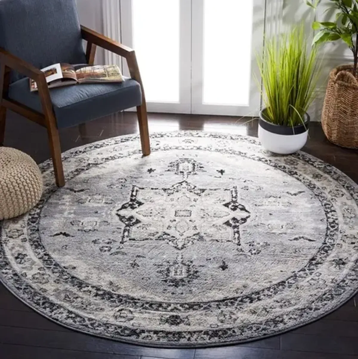 Brentwood 852 Silver / Black 6'-7" X 6'-7" Round Round Powerloomed Rug