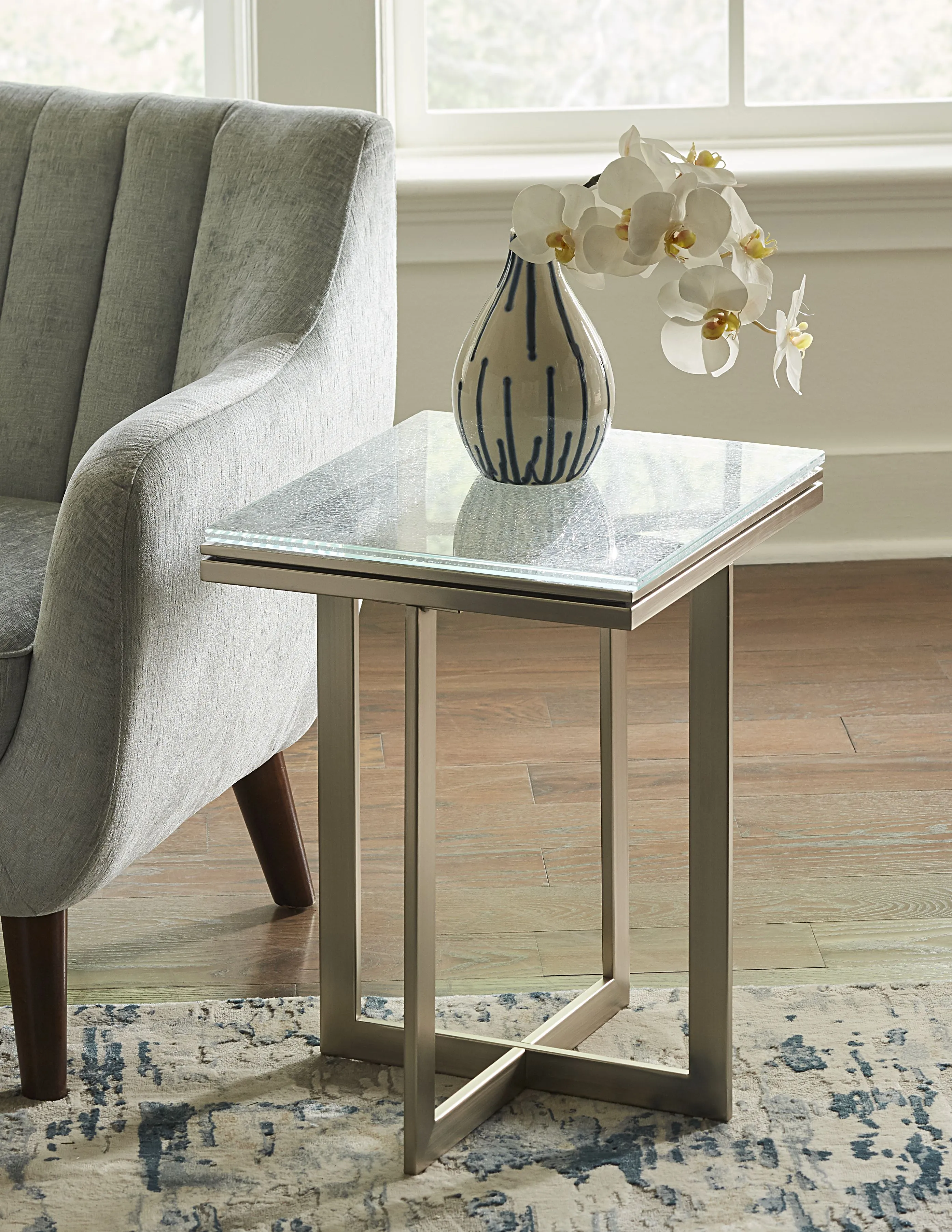 Eliza End Table in Ultra White