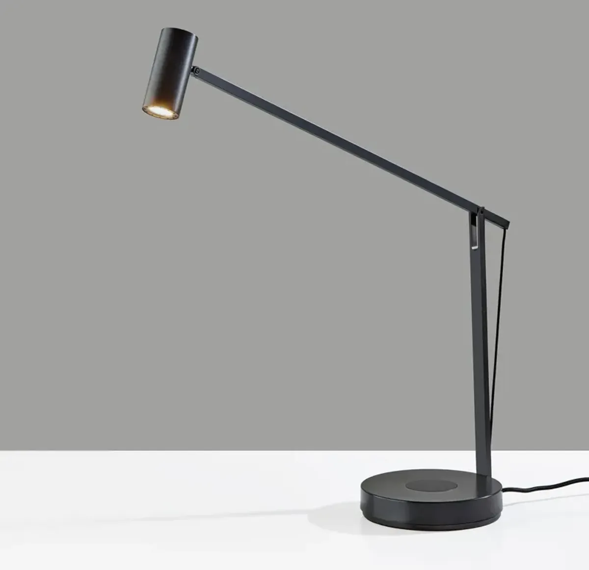 Turrell Task Lamp w. Wireless Charging