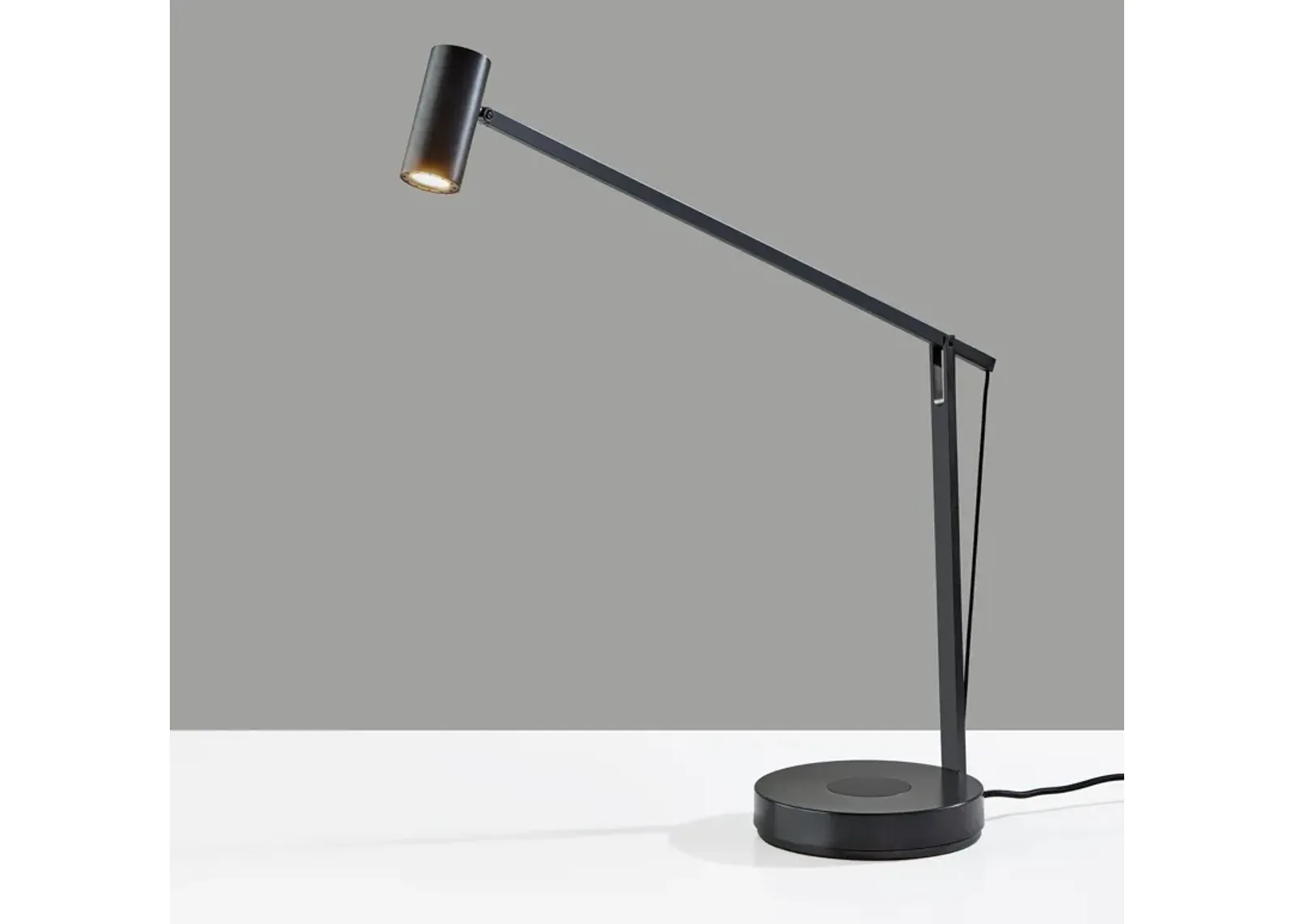 Turrell Task Lamp w. Wireless Charging