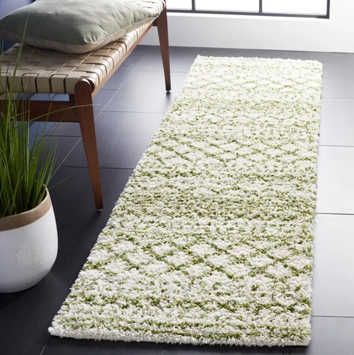 ARIZONA SHAG 741 IVORY  2'-3' x 6' Runner Rug