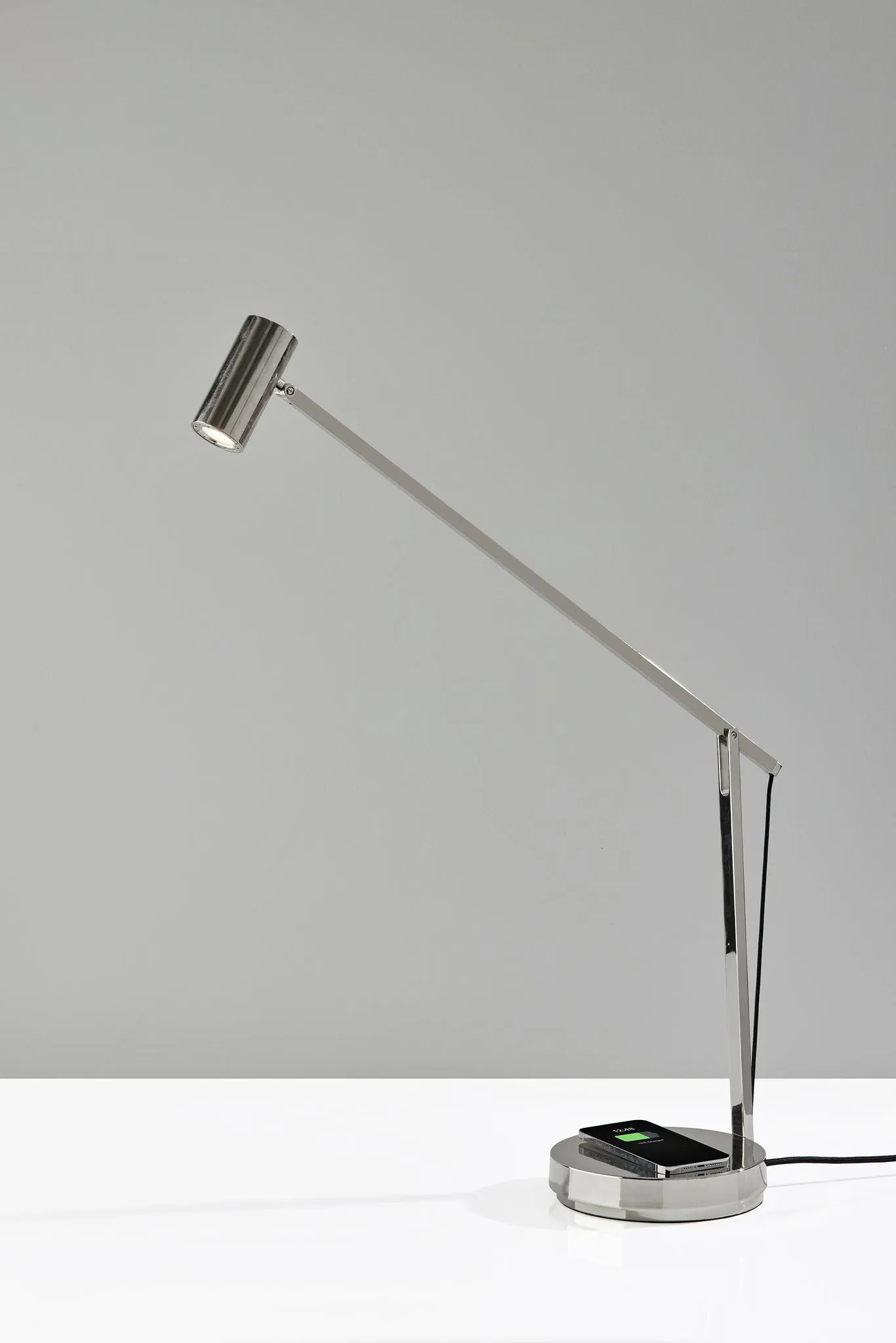 Turrell Task Lamp w. Wireless Charging