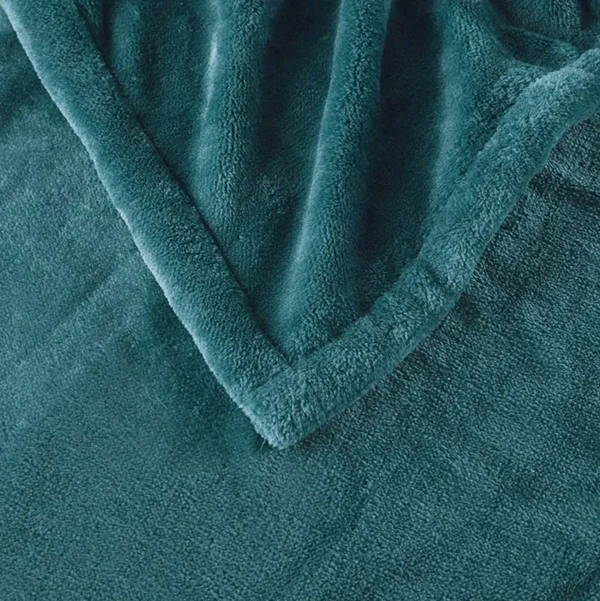 Beautyrest Heated Plush Teal Throw