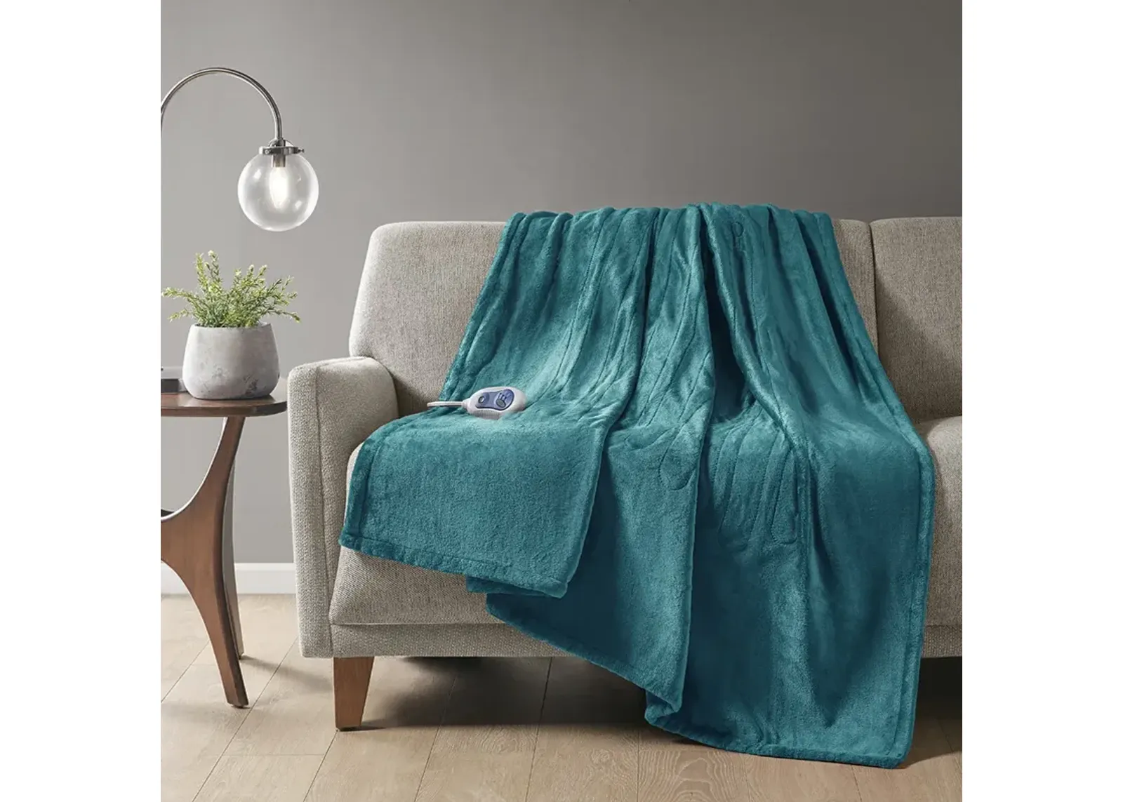 Beautyrest Heated Plush Teal Throw