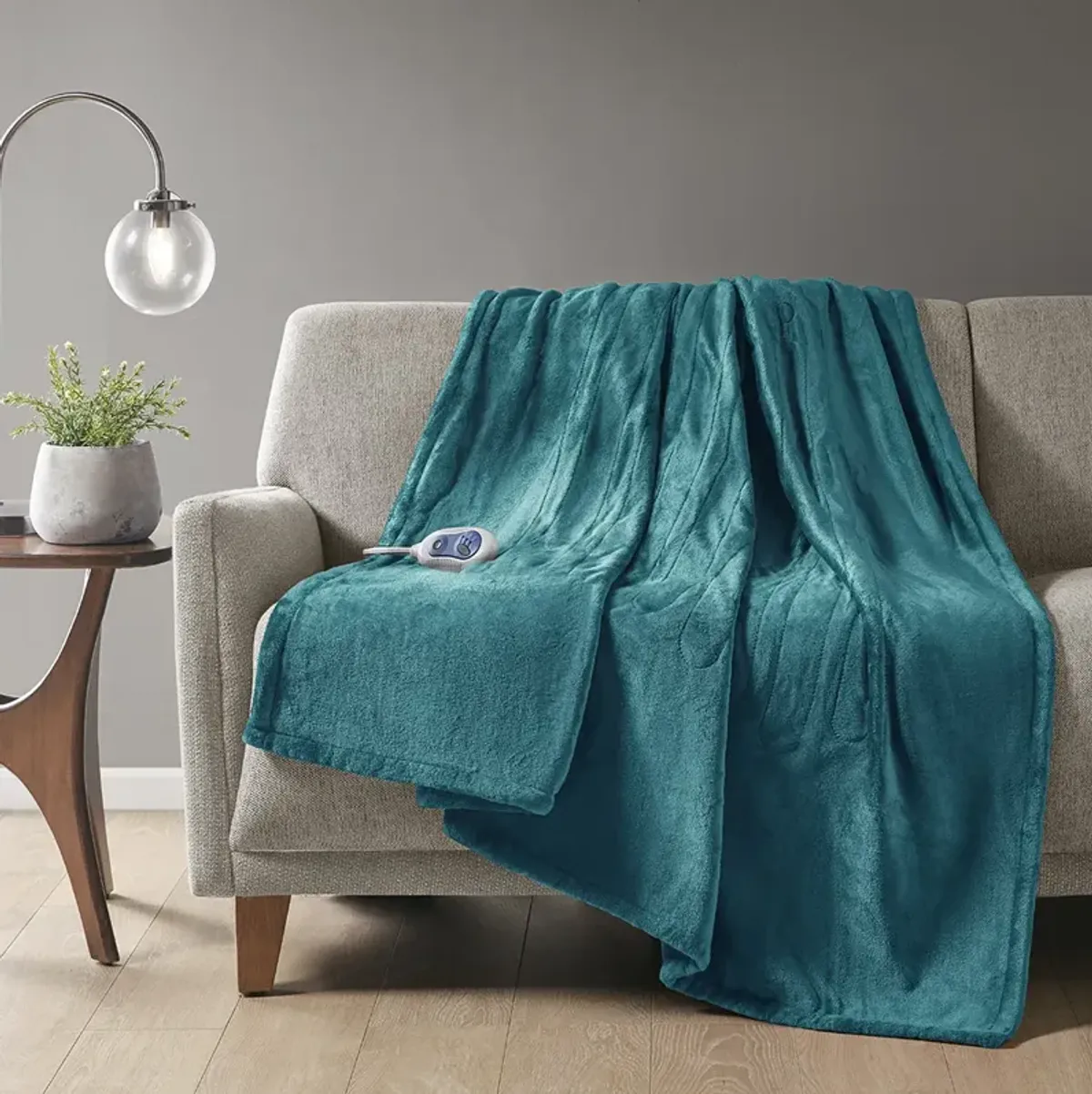 Beautyrest Heated Plush Teal Throw