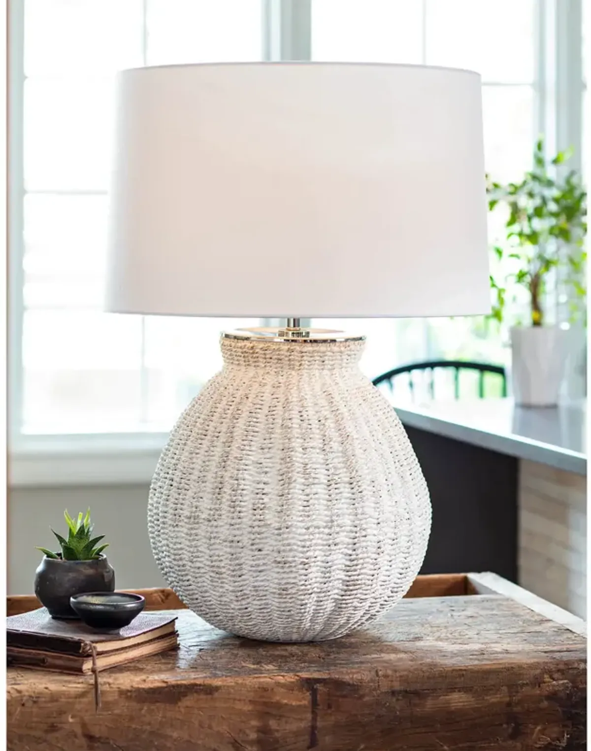 Hobi Table Lamp