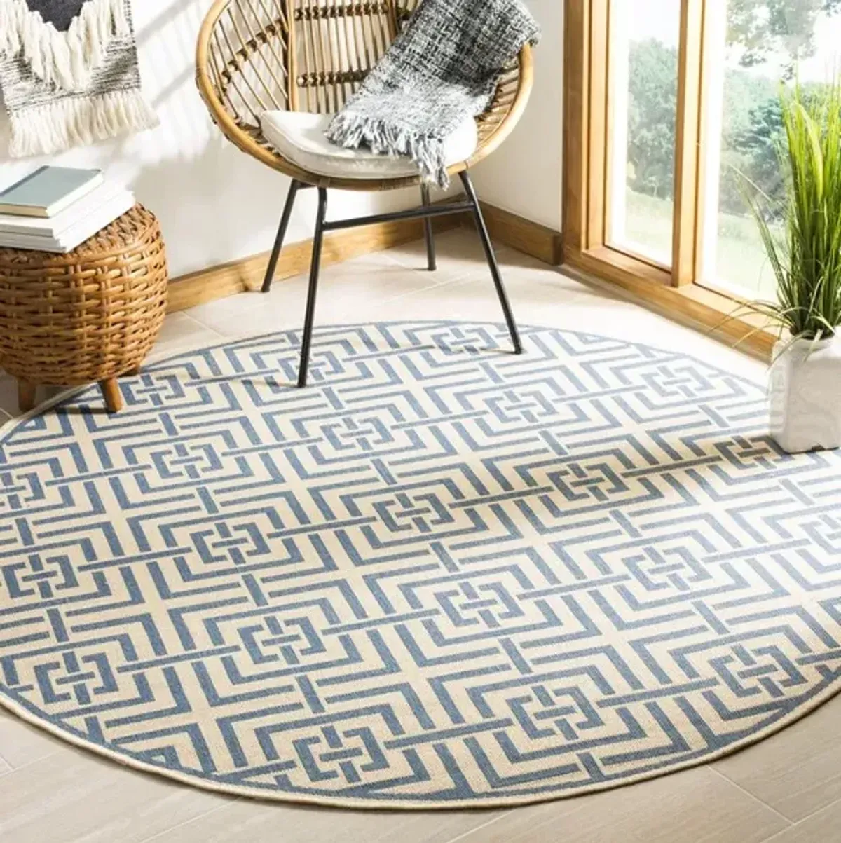 LINDEN 128 Collection LND128N-6R Cream / Blue 6'-7" X 6'-7" Round