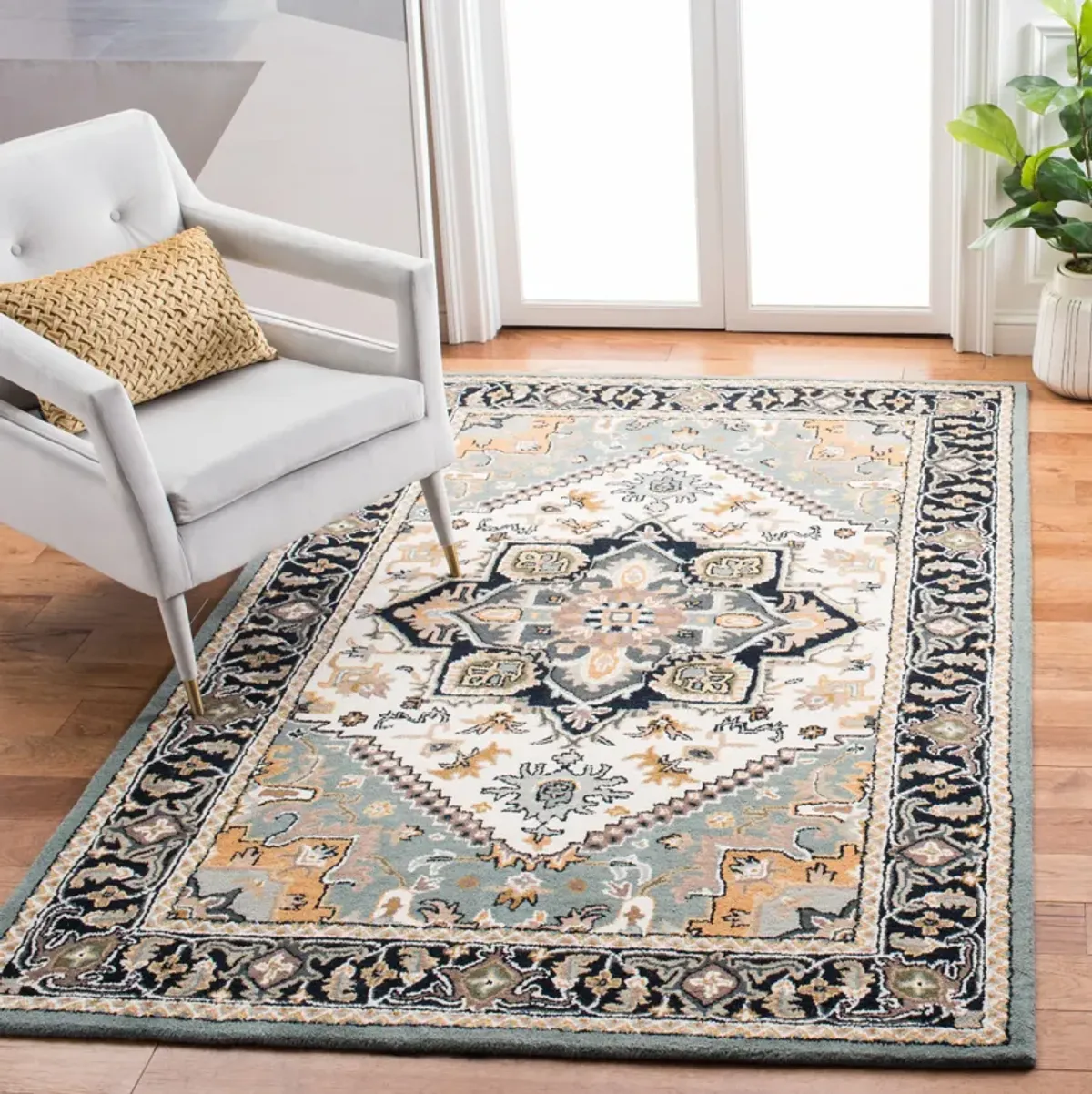 HERITAGE Hand Tufted 2'-3' x 4' area rug