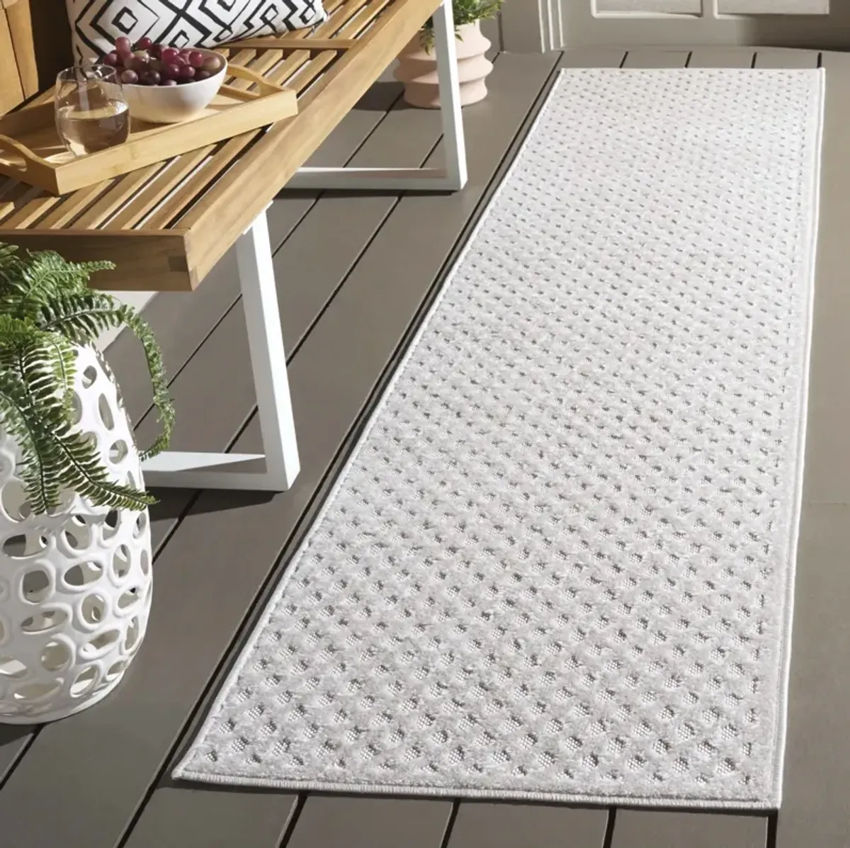 STELLA 106 IVORY 2' x 8' Runner Rug