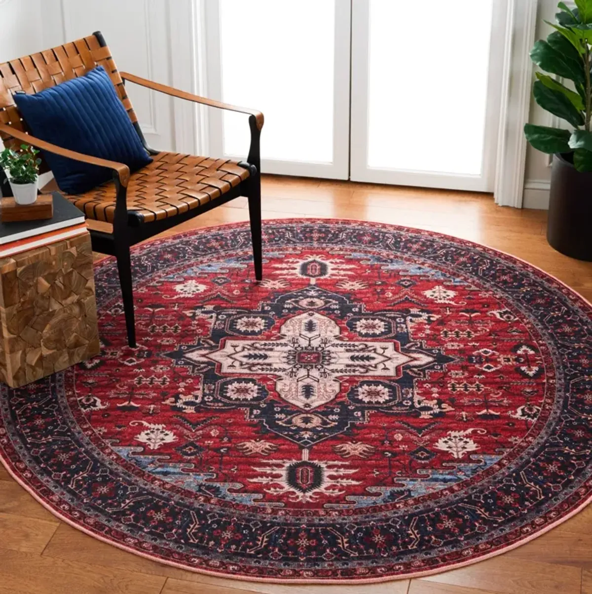 SERAPI 560 RED  4' x 4' Round Round Rug