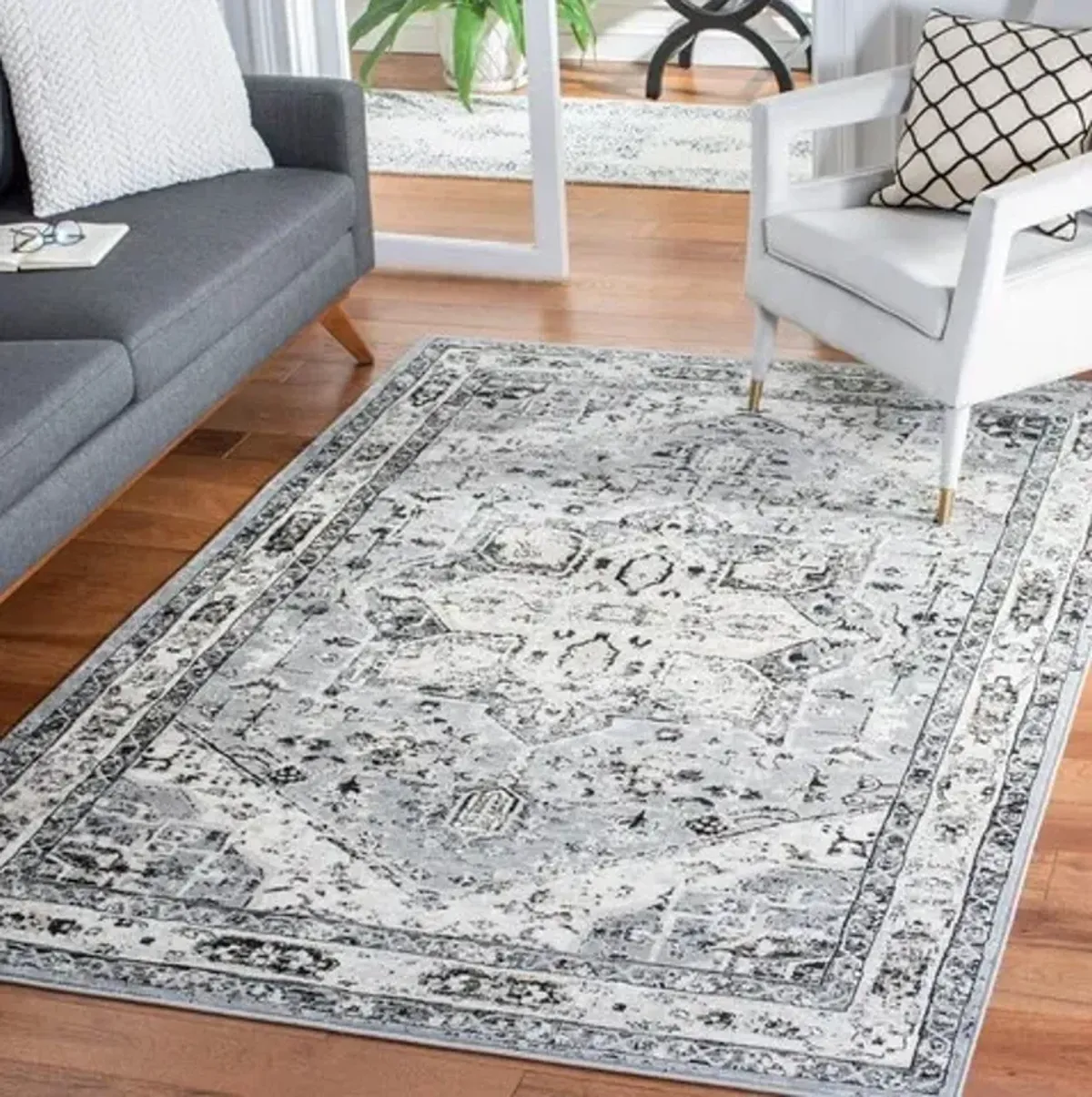 Brentwood 852 Grey / Black 4' X 6' Small Rectangle Powerloomed Rug